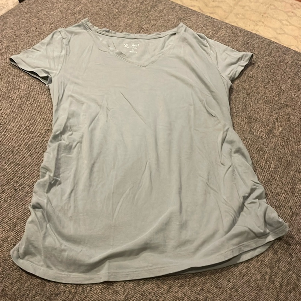 Maternity t shirt size medium